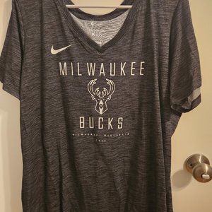 MILWAUKEE BUCKS SUPER SOFT WOMEN'S V-NECK SHORT-SLEEVED T-SHIRT